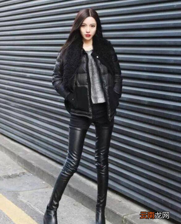 过膝长靴搭配什么衣服