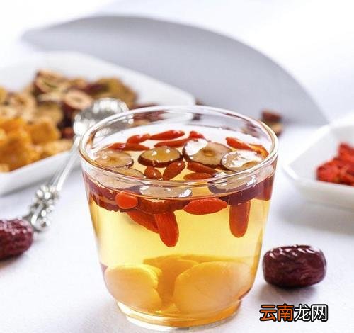 圆圆泡水喝的作用与功效,桂圆干泡开水喝有什么功效？