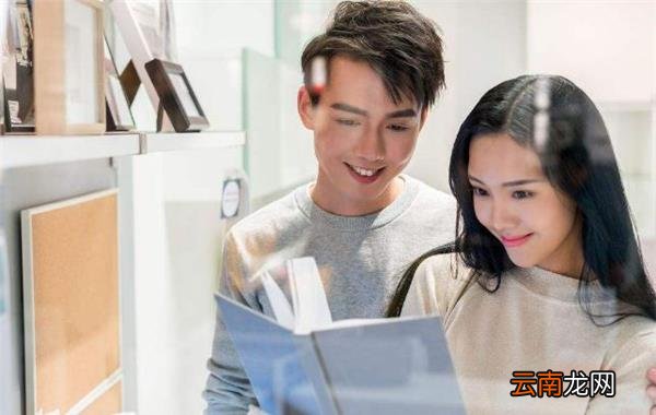 和闺蜜喜欢同一个人该追吗 我和闺蜜喜欢同一个人怎么办