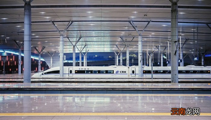 火车站可以提前多久进站 现在火车站可以提前多久进站