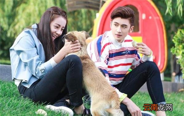 晚上和女生聊什么话题比较好 晚上和女生聊天开场白