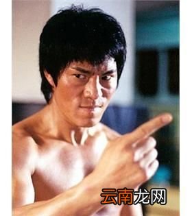 李小龙用双截棍打乒乓球是不是真的