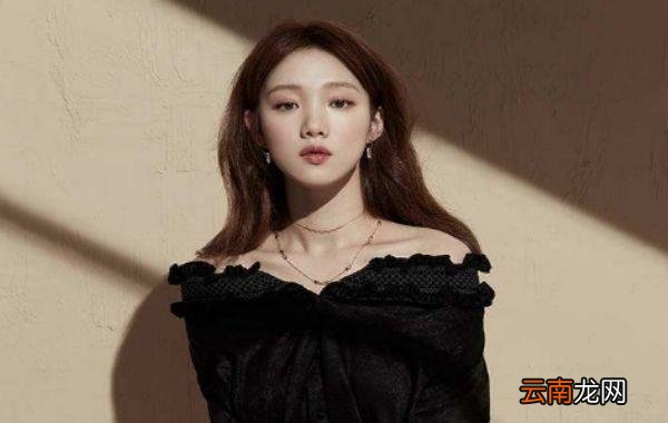怎么看出一个女生喜欢你 女生暗恋你最准的表现