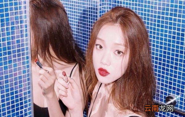 女朋友劈腿了如何应对 女朋友劈腿有什么表现