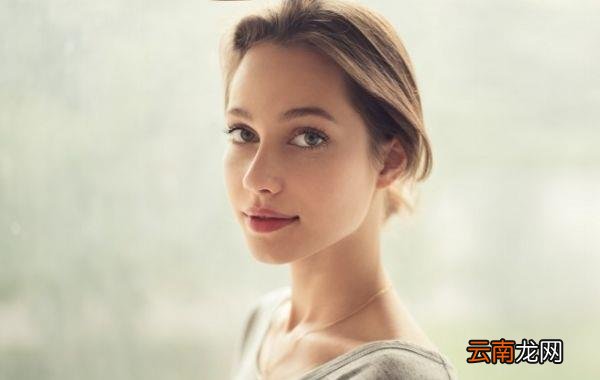 和刚认识的女生怎么聊天 和女孩子聊天怎么找话题