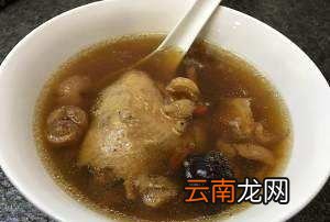 炖鸽子需要什么材料，炖鸽子汤放什么材料好吃最补身体