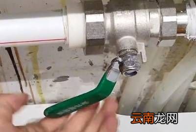 地暖不热怎么放水才能热，地暖进水不热怎么放水才能热起来
