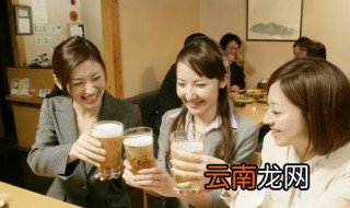 梦见饮酒是什么意思 梦见饮酒的意思