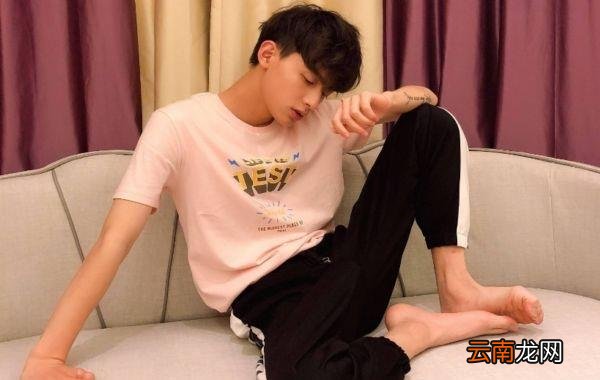男人吃醋的表现有哪些 男人吃醋说明什么
