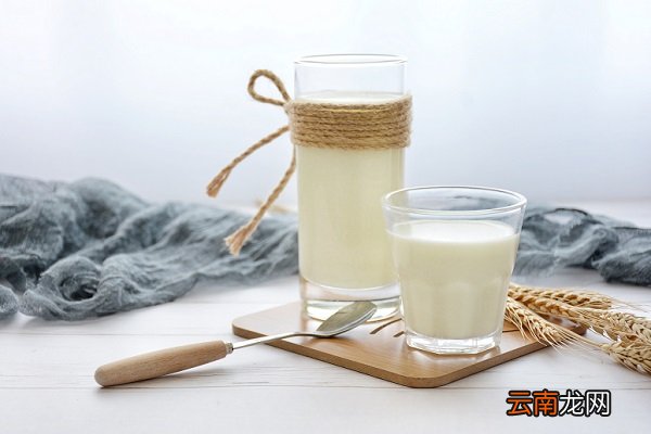 牛奶啤酒一起可以喝吗 牛奶和啤酒混合会怎样