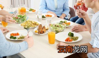 餐桌礼仪手抄报资料 餐桌礼仪手抄报图片大全初中