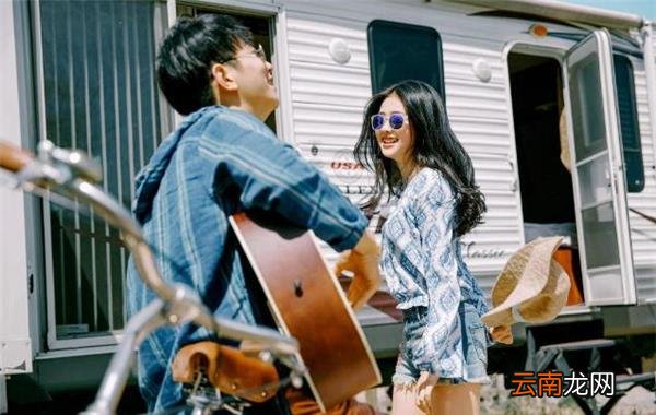 前任结婚了还能联系吗 前任结婚了还联系我是什么意思