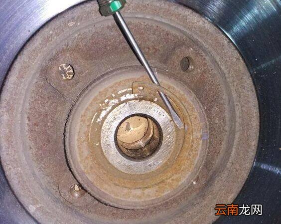 标致307后轮轴承更换教程是什么