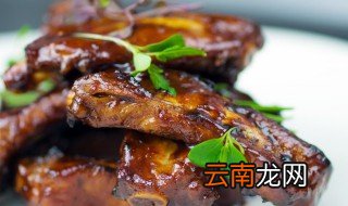 莴笋红烧排骨的做法 莴苣红烧排骨的做法