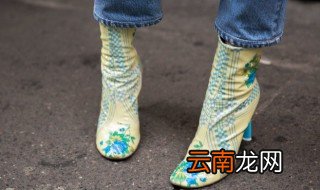 滚筒洗衣机可以洗拖鞋吗 滚筒洗衣机可以洗拖鞋吗?