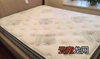 床垫可以用洗衣机洗吗 学生薄的床垫可以用洗衣机洗吗