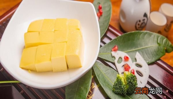 米豆腐是用什么做出来的米豆腐是用什么做的