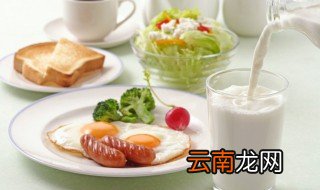 现挤牛奶放冰箱能保存多久 现挤牛奶放冰箱能放几天