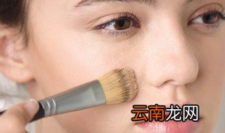 涂粉底液前后究竟还要用些什么? 涂粉底液前后究竟还要用哪些东西