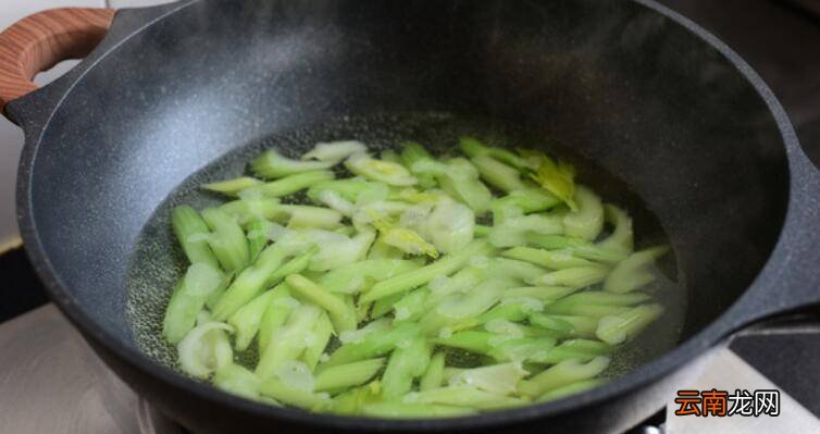 芹菜虾仁怎么炒