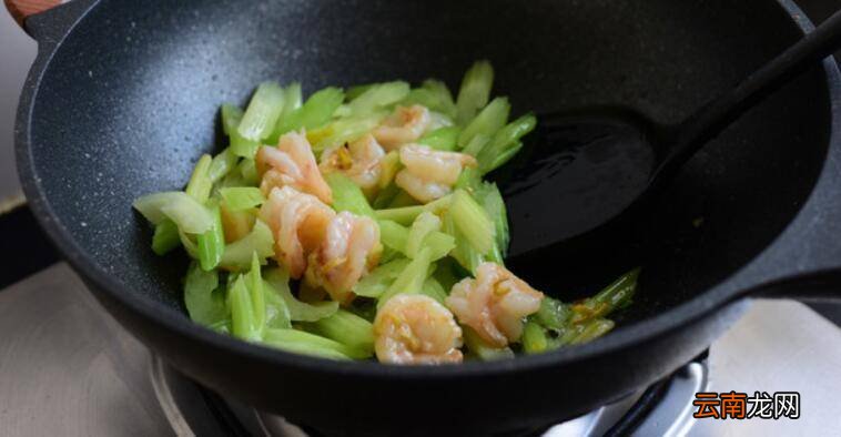 芹菜虾仁怎么炒