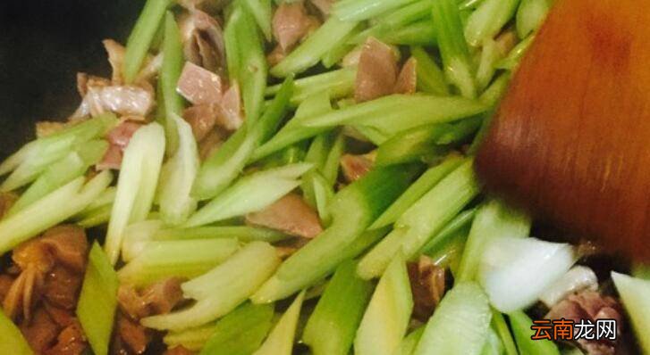 芹菜郡肝怎么炒