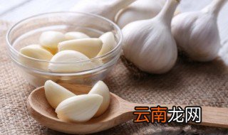 吃腊八蒜会口臭吗 吃腊八蒜是否会口臭