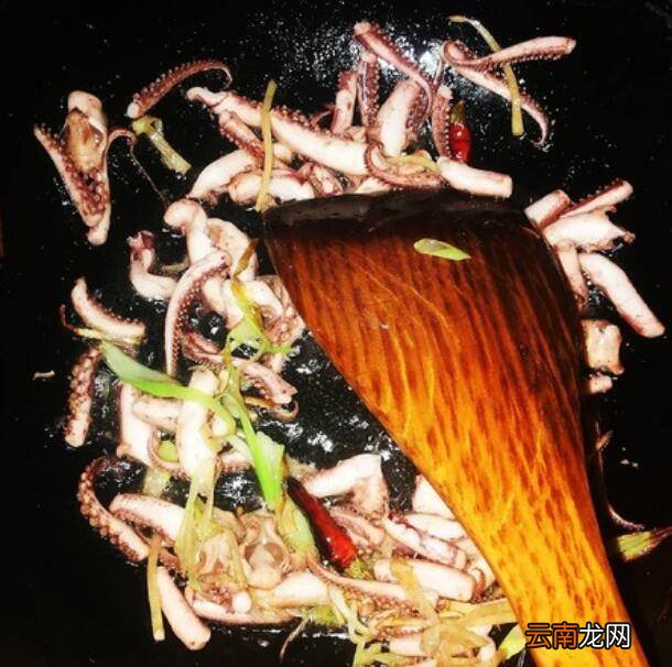 韭菜炒鱿鱼怎么炒