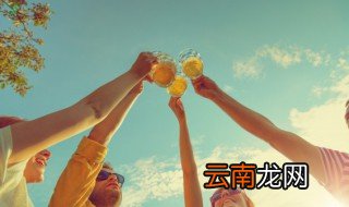 啤酒能放在冰箱冷藏吗，啤酒能放在冰箱冷藏吗冬季