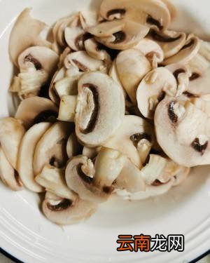 蘑菇炒油菜