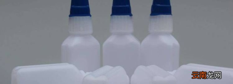 塑料胶带留下的痕迹怎样去除，肚子上胶布留下的胶痕怎么去除