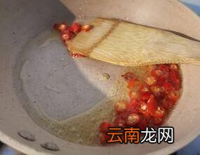 鸡爪炒辣椒怎么做