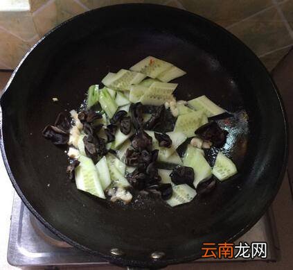 鸡胸肉怎么炒好吃