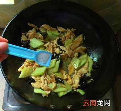 鸡胸肉怎么炒好吃