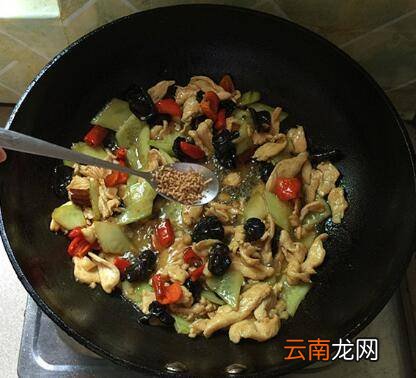 鸡胸肉怎么炒好吃