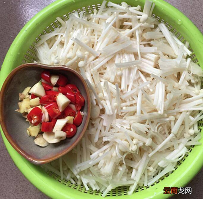 金针菇和肉怎么炒好吃
