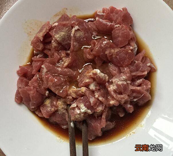 金针菇和肉怎么炒好吃