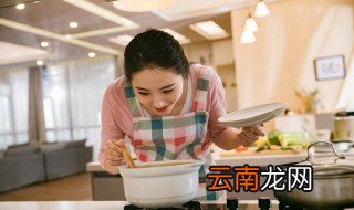椰子鸡放一夜还可以吃吗，椰子炖鸡可以隔夜吗