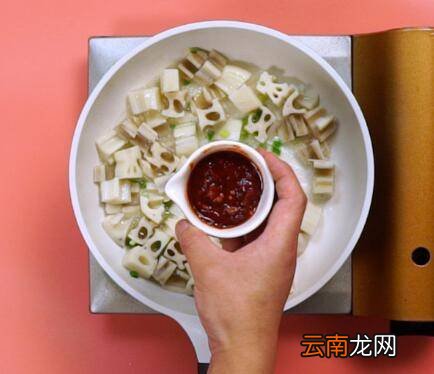 藕丁怎么炒脆