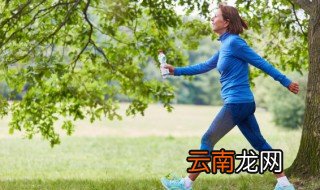 晚饭后多久散步为宜 晚饭后多久散步好