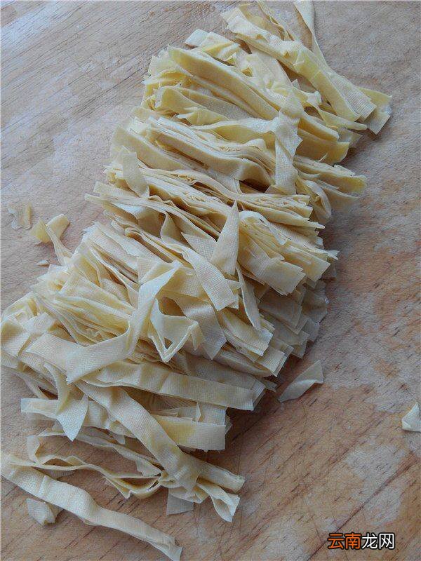 青椒豆腐皮怎么炒好吃