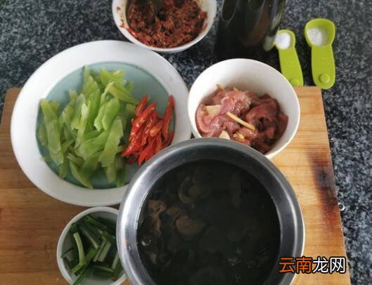 木耳炒肉丝怎么做
