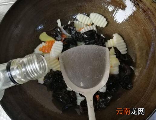 木耳胡萝卜山药怎么炒