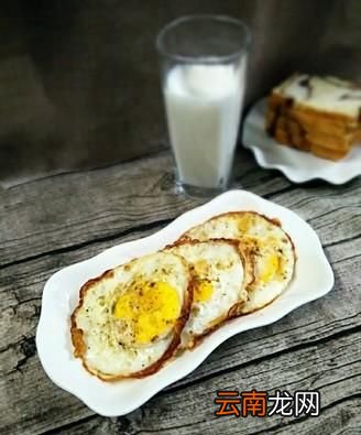 煎荷包蛋的步骤是什么,煎荷包蛋的制作材料与步骤