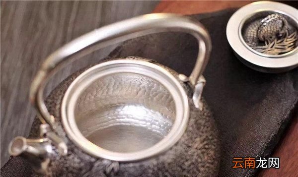 银梳子手柄上的字为什么会发黑?应该怎么办呢