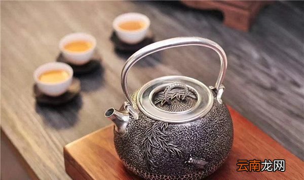 银梳子手柄上的字为什么会发黑?应该怎么办呢