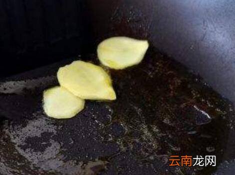 鸡肉怎么炒不粘锅