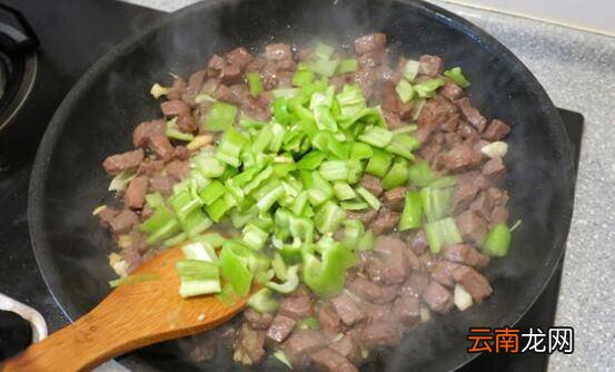 牛肉粒怎么炒会嫩