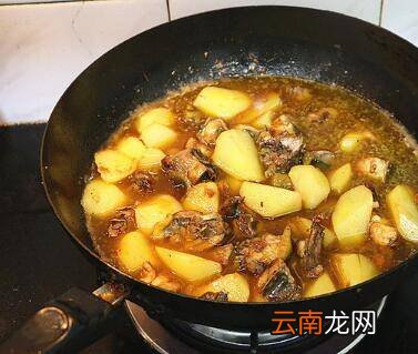 鸡肉炒土豆怎么做