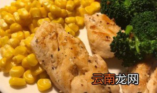 健身每天吃多少鸡胸肉合适 健身每天吃鸡胸肉的量怎样才合适